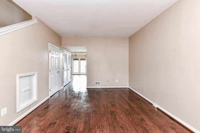 Building Photo - 20947 Colecroft Square