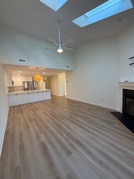 Building Photo - 5935 Inland Greens Dr