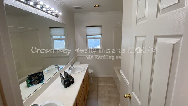 Building Photo - 673 Nacomis Ct