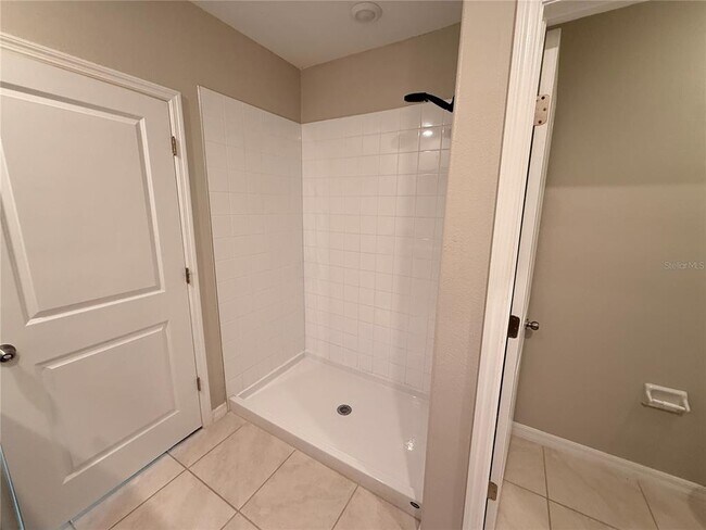 Building Photo - 10363 Shady Preserve Dr