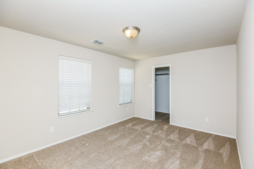 Building Photo - 6253 Jackstaff Dr
