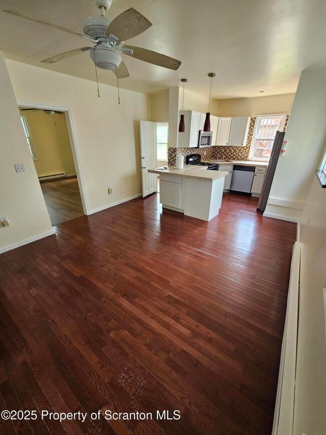 Building Photo - 1042 Taylor Ave