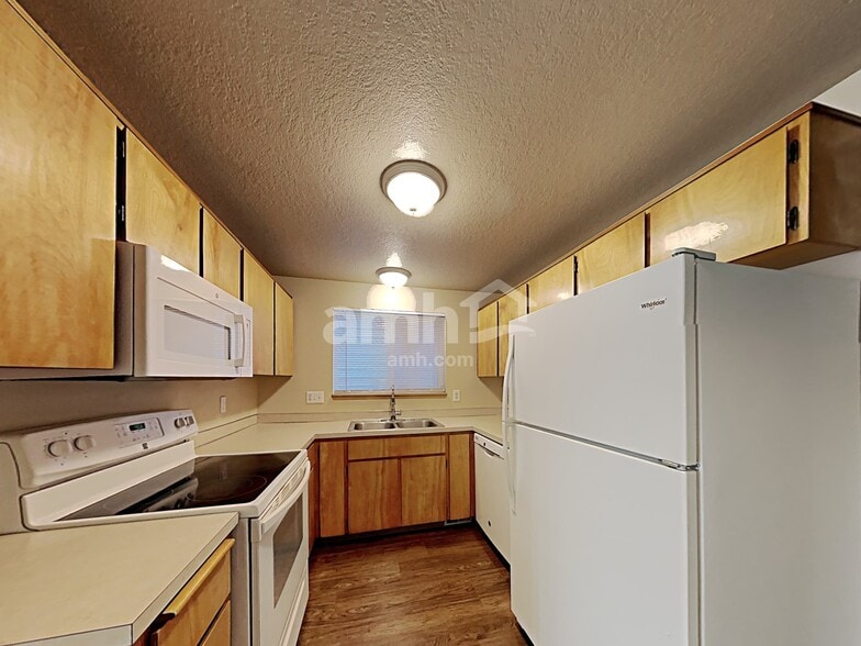 Building Photo - 16979 SW Steele Way