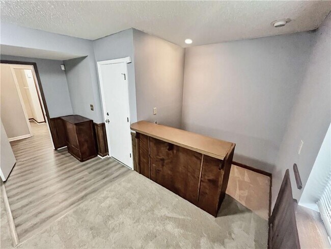 Building Photo - 2010 Shadow Bluff Ct NE