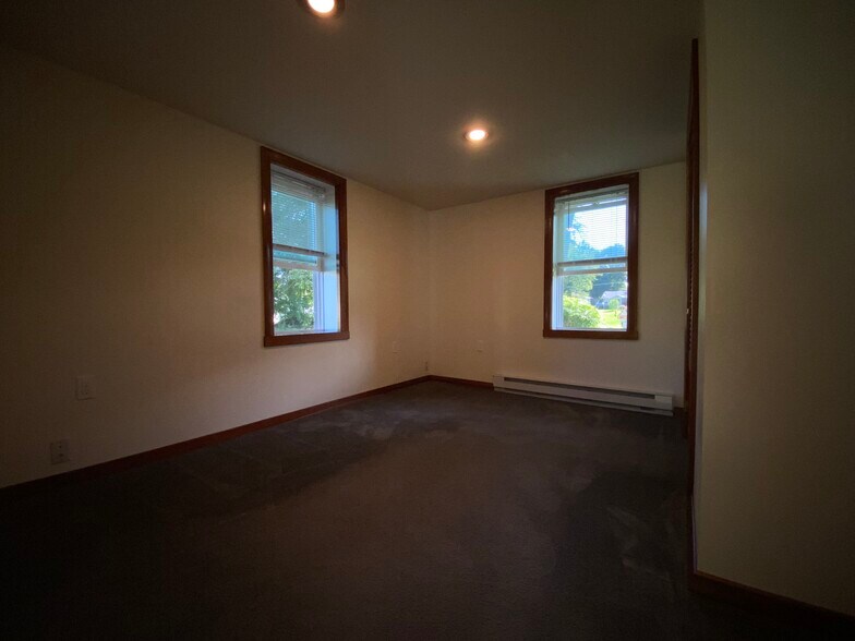 Building Photo - 328 3rd Ave