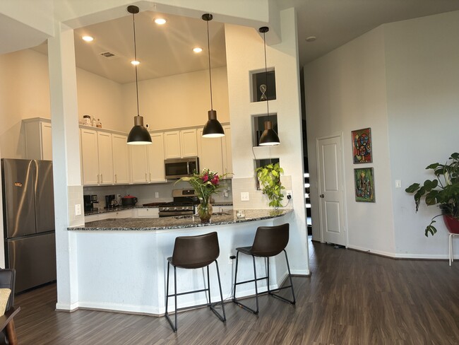 Building Photo - 5829 Bianca Dr