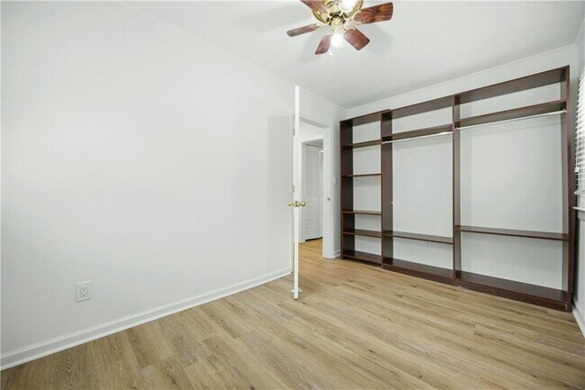 Building Photo - 2220 Spring Mill Cove