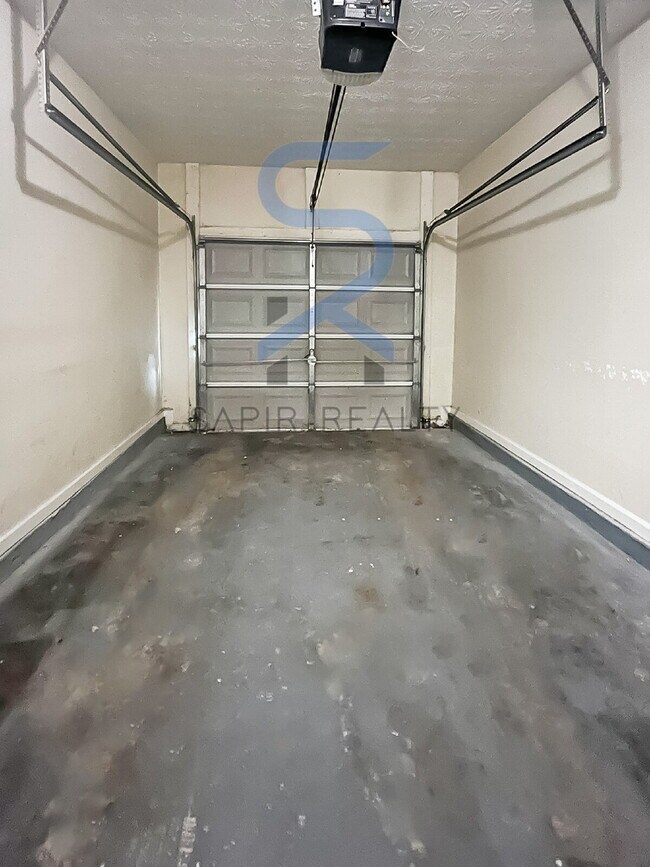 Building Photo - 1308 Adcox Square