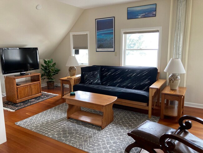 Living Room - 420 S Tracy Ave
