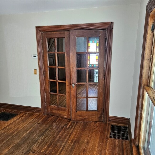 Building Photo - 217 Merriman St