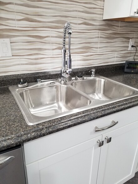 Building Photo - 24028 25th Ave S