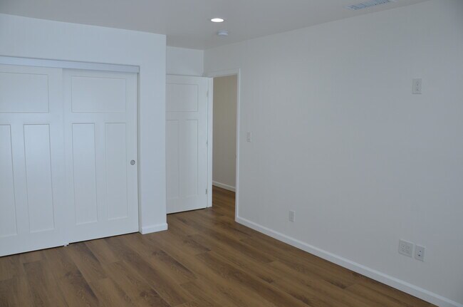 Building Photo - 3605 W 181st St