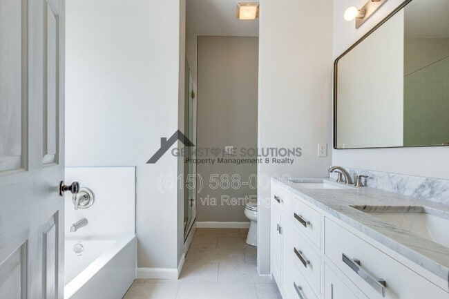 Building Photo - 2104 Loudenslager Dr