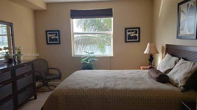 Building Photo - 17150 N Bay Rd