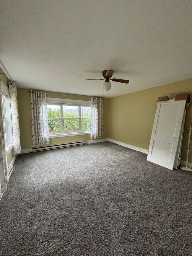 Building Photo - Beautiful views of Mt. Hood!