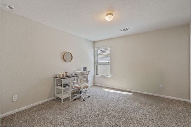 Building Photo - 2221 Raider Dr