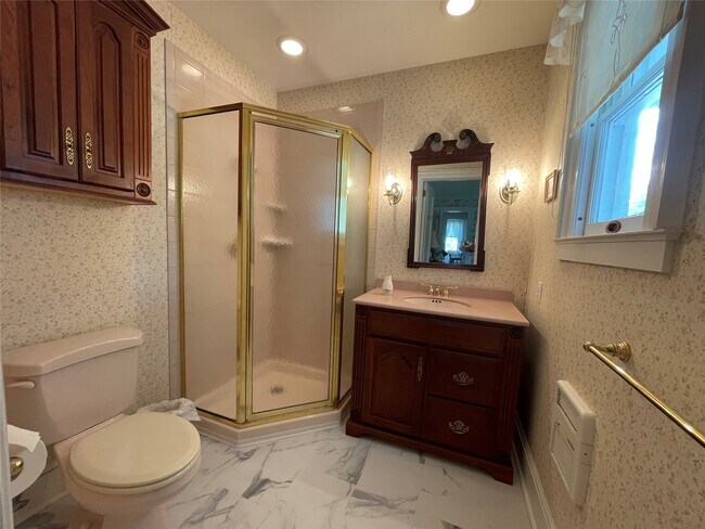 Building Photo - 68 Front St