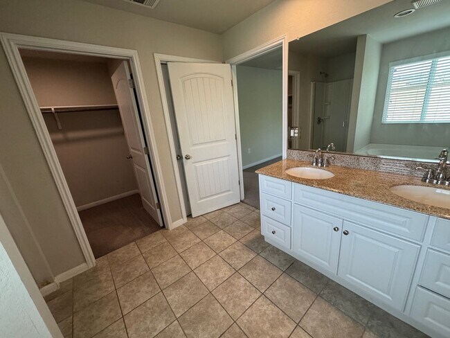 Building Photo - NEAR MEDICAL CENTER  |  GATED COMMUNITY   | 3 BEDROOMS  |  2.5 BATHS