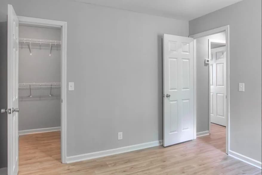 Building Photo - 212 Broadmoor Dr