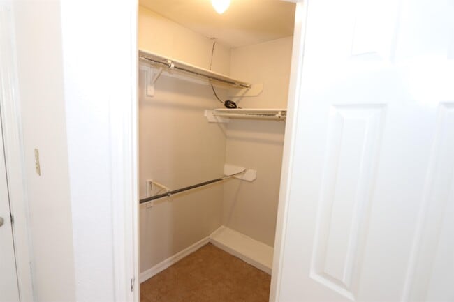 Building Photo - 609 St James Ct