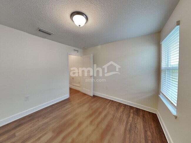 Building Photo - 313 Pine Terrace Dr