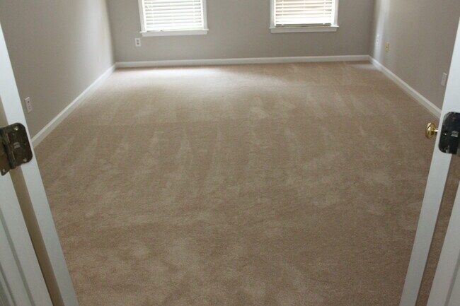 Building Photo - 4926 Benthaven Ln