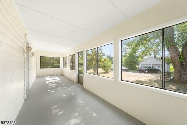Building Photo - 289 Bennetts Ln