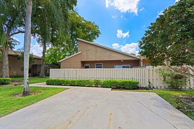 Building Photo - 22259 Woodspring Dr