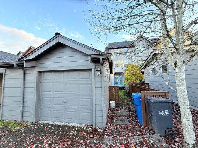 Building Photo - Bright & Spacious Townhome for Rent in a Charming, Tree-Lined Neighborhood