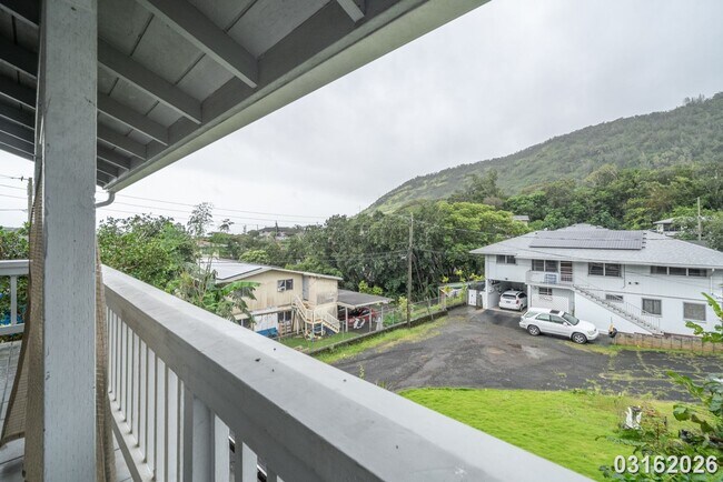 Building Photo - 4 Bed 3 Bath in Kalihi Valley