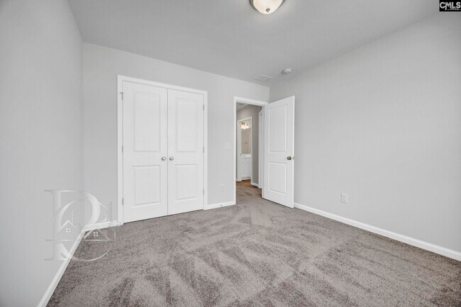 Building Photo - 2058 Mapleton Dr