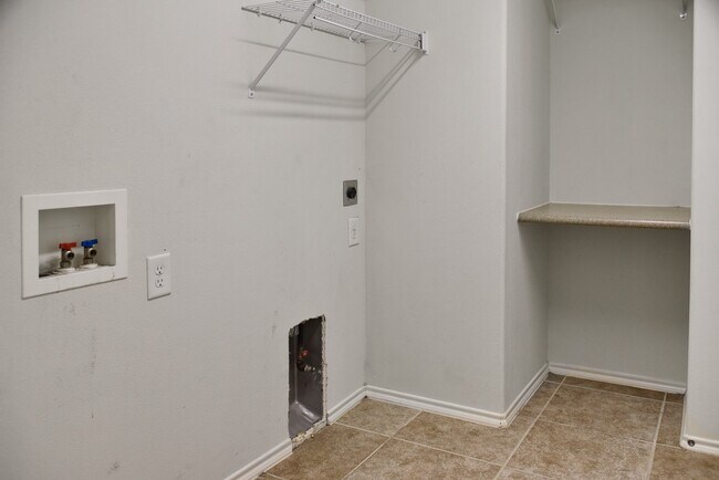 Building Photo - 13600 Breton Ridge St