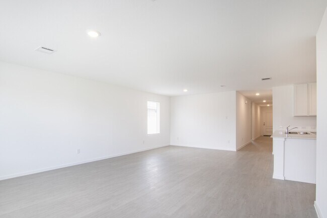 Building Photo - 25653 Rose Creek Dr