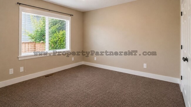 Building Photo - *** Beautiful *** 3 Bed 2 Bath house in Alder Creek