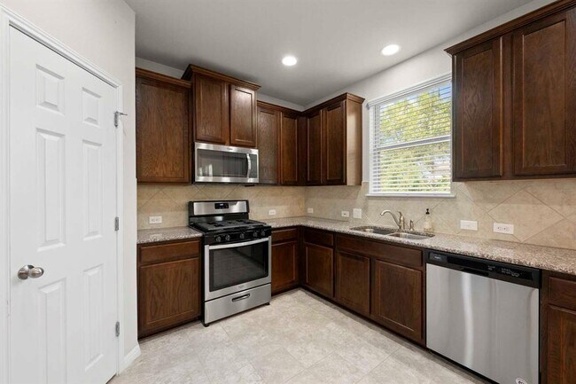 Building Photo - 383 Eagle Brook Ln