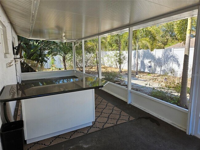 Building Photo - 272 Loyola Rd