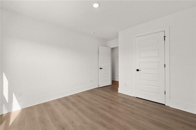 Building Photo - 3575 Overlook Rd NW