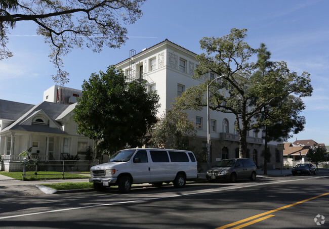 Building Photo - 28th Street Apartments