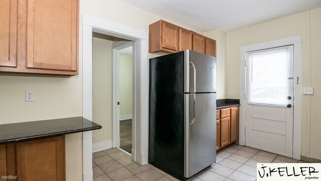 Building Photo - 4 br, 2 bath House - 221 W Mosley St