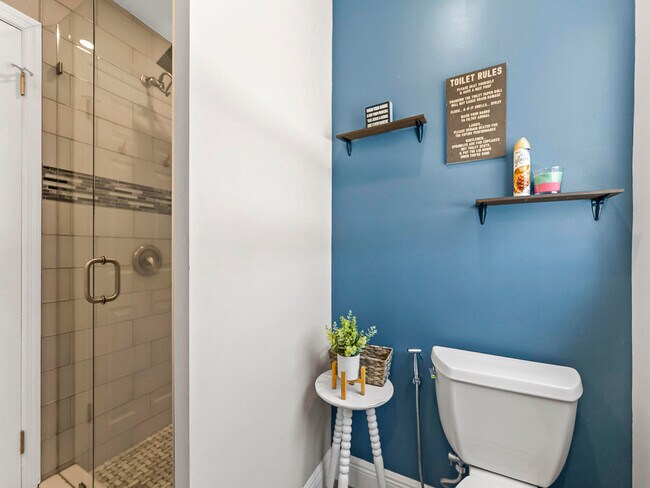 Building Photo - 801 SE 14th St