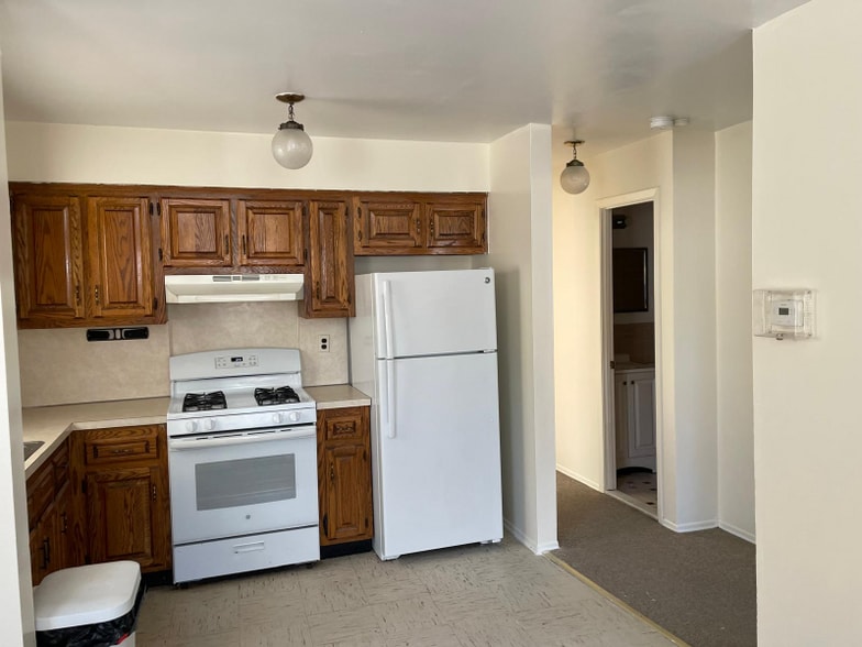 Building Photo - 76-15 166th St