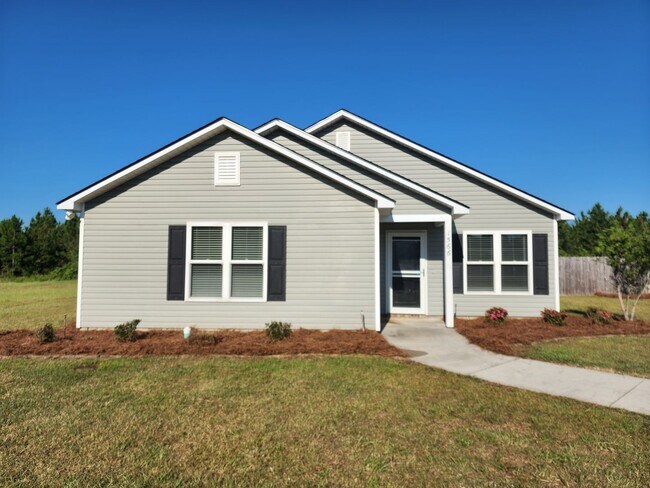 Primary Photo - Spacious & Inviting 3-Bedroom Home with Fe...