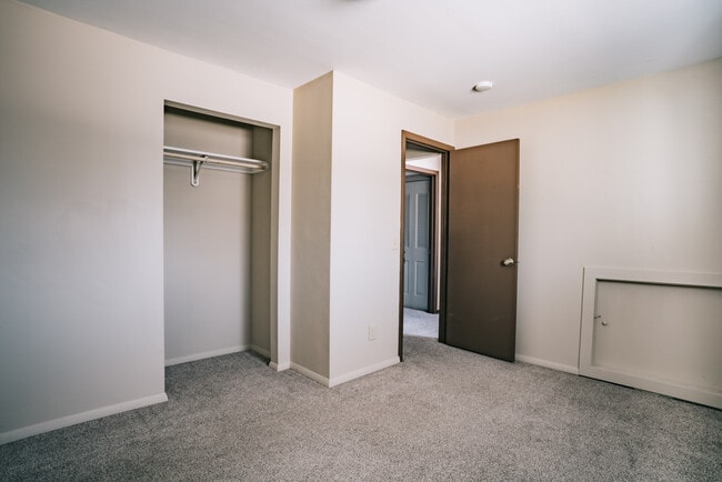 Building Photo - 1991 Palm Dr