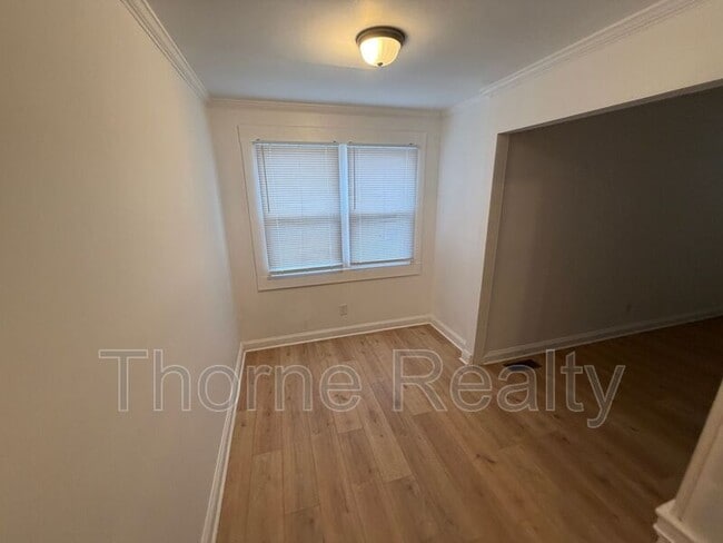 Building Photo - 1004 Moore St