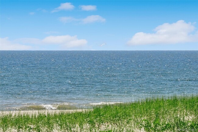 Building Photo - 846 Dune Rd