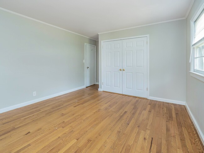 Building Photo - 65 Beechwood Dr