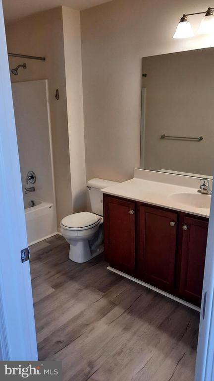 Building Photo - 807 Schooner Ln