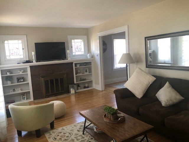 Primary Photo - 2015 Howe St