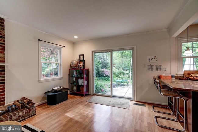 Building Photo - 7525 Cayuga Ave