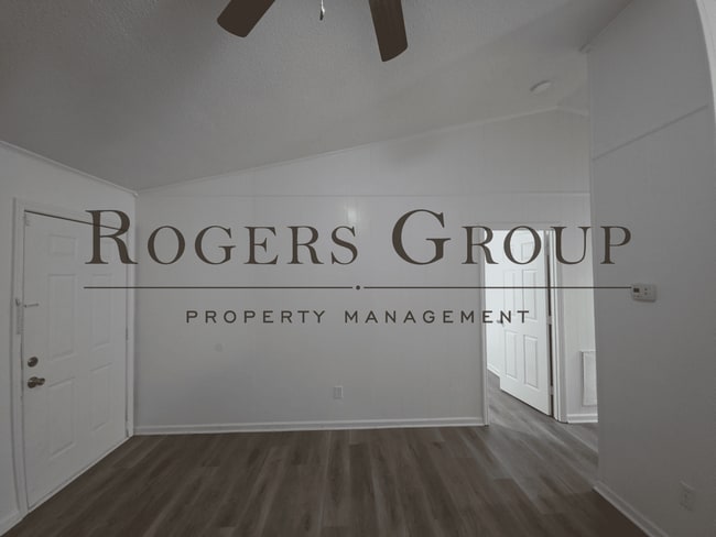 Building Photo - #450 - 208-210 Cooper St Duplex